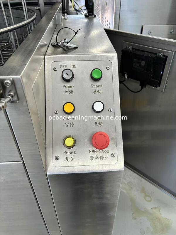 PLC Automatische Palletreinigingsmachine met 80L Vloeistoftank Capaciteit en Droogtijd van 5 tot 15 Minuten Geschikt voor Diverse Pallettypen