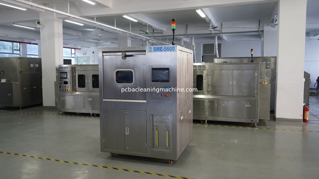 Verwijder de vlekken op PBCA met behulp van een chemisch reinigingsmiddel PCB-reinigingsmachine SME -5600T PCB-formaat 330x250mm als maximale reinigingsoplossing